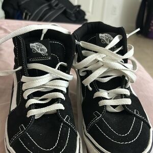 They only been used ones they’re pretty new:)